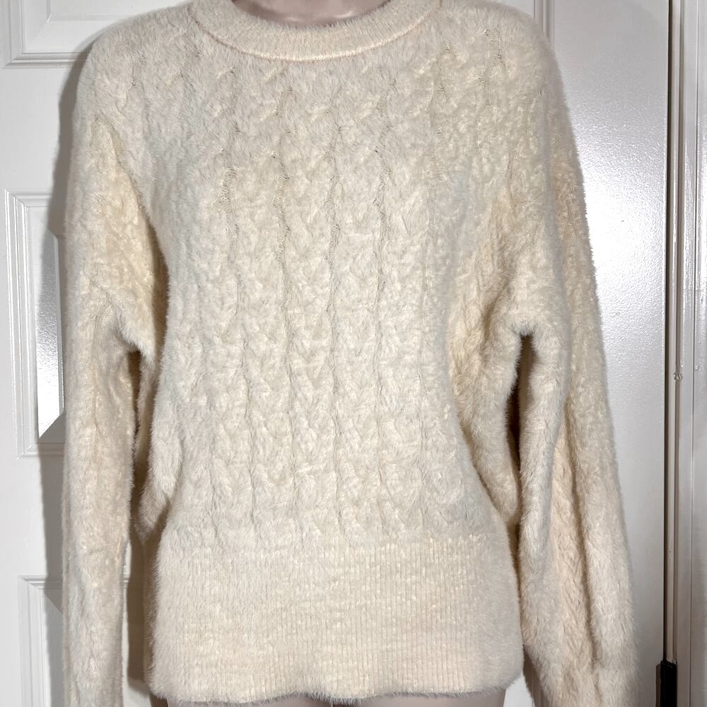 Gilli Large Cable Knit Sweater, Women's Size Medium